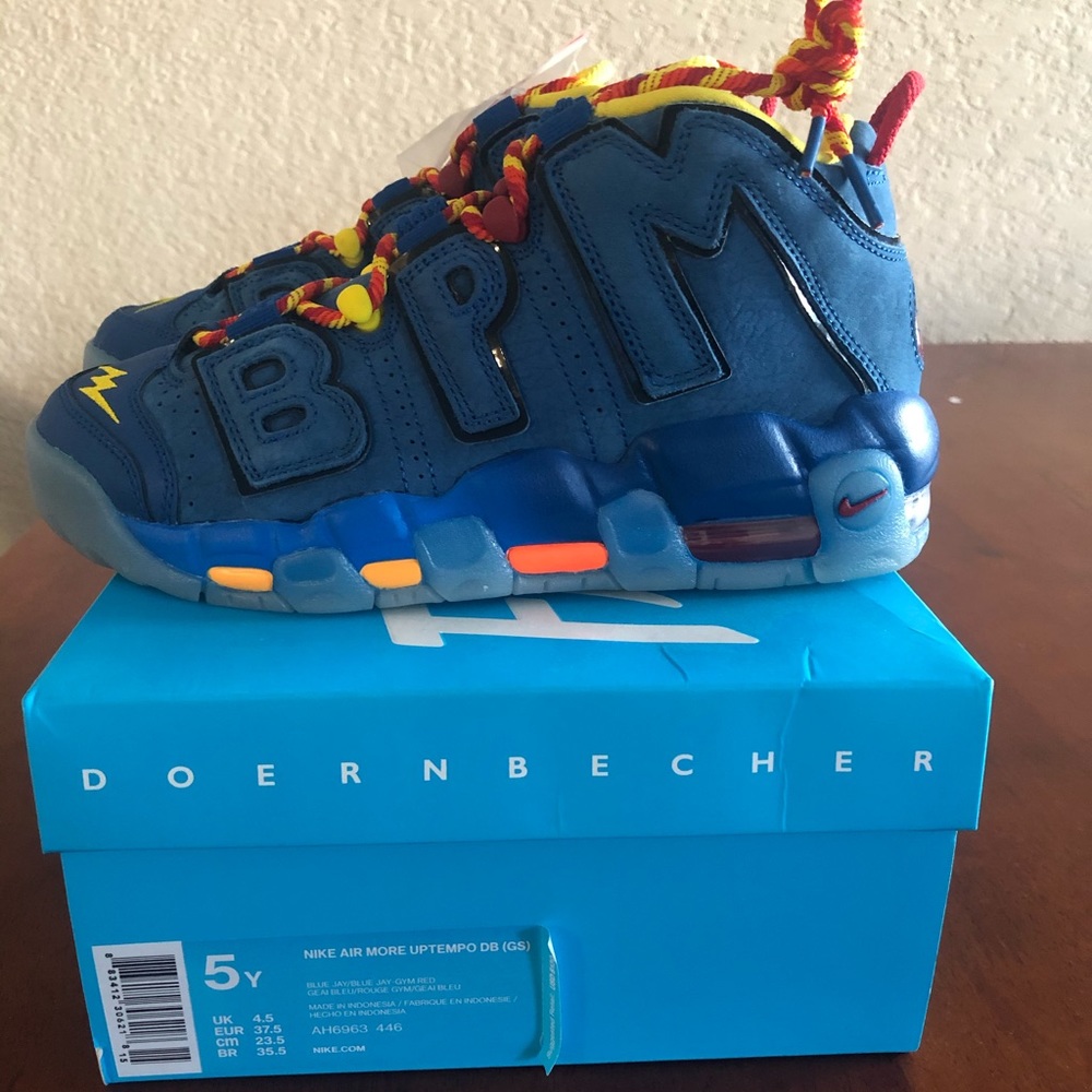 Nike Air More Uptempo DB Gradeschool size 5 GS